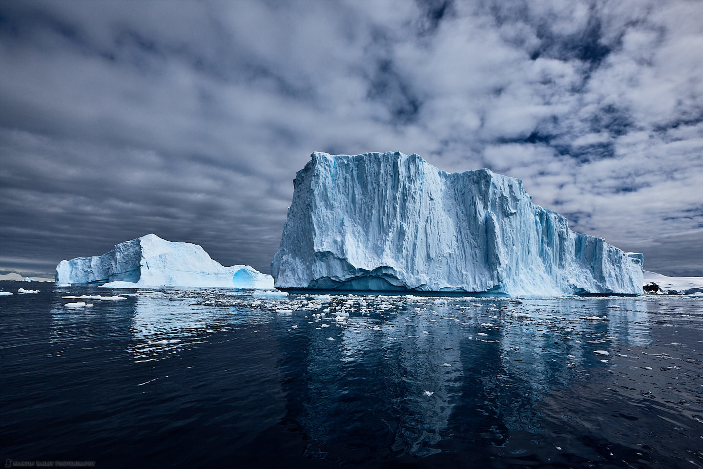 Monumental Icebergs