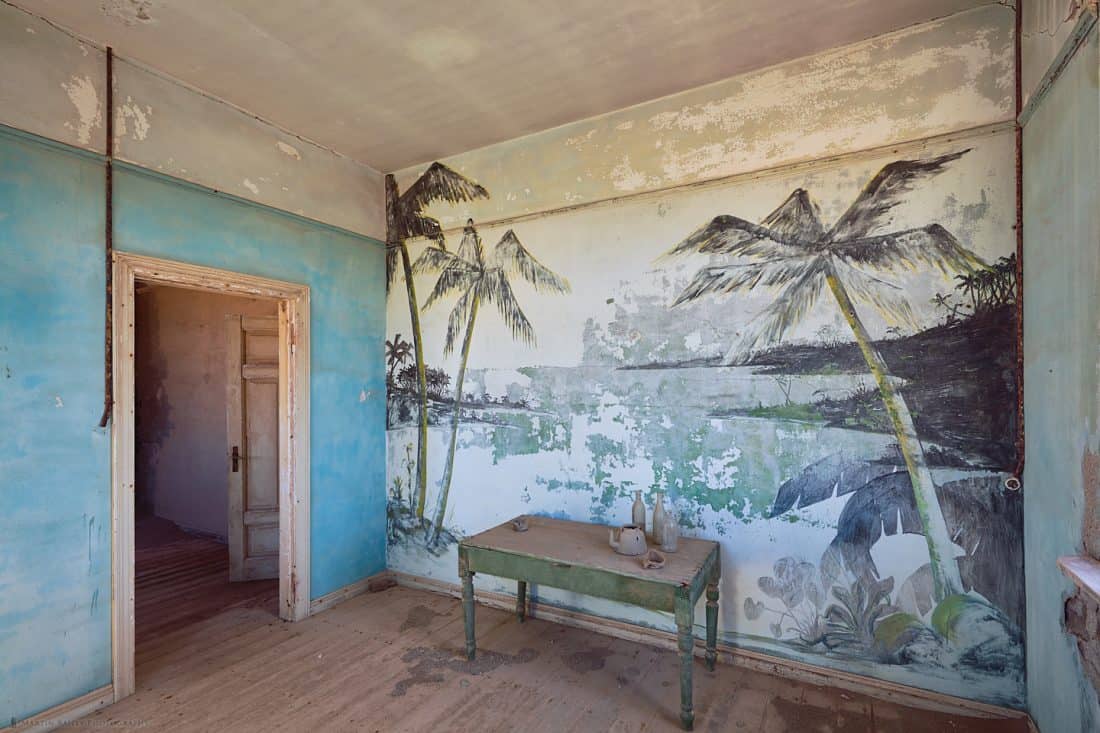 Elizabeth Bay Palm Tree Mural