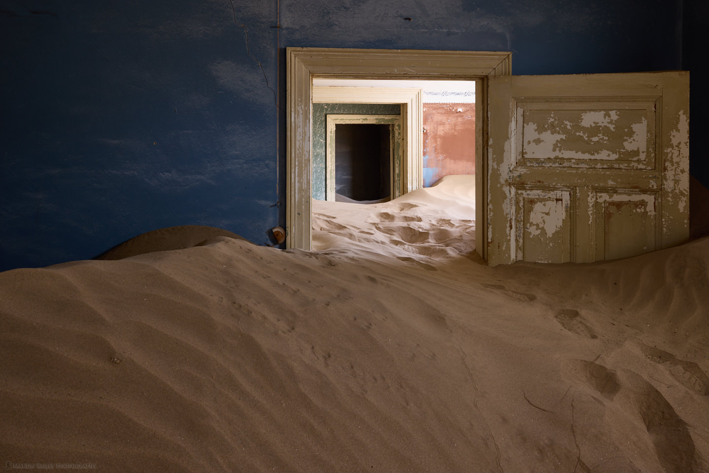 Rooms with Deep Sand